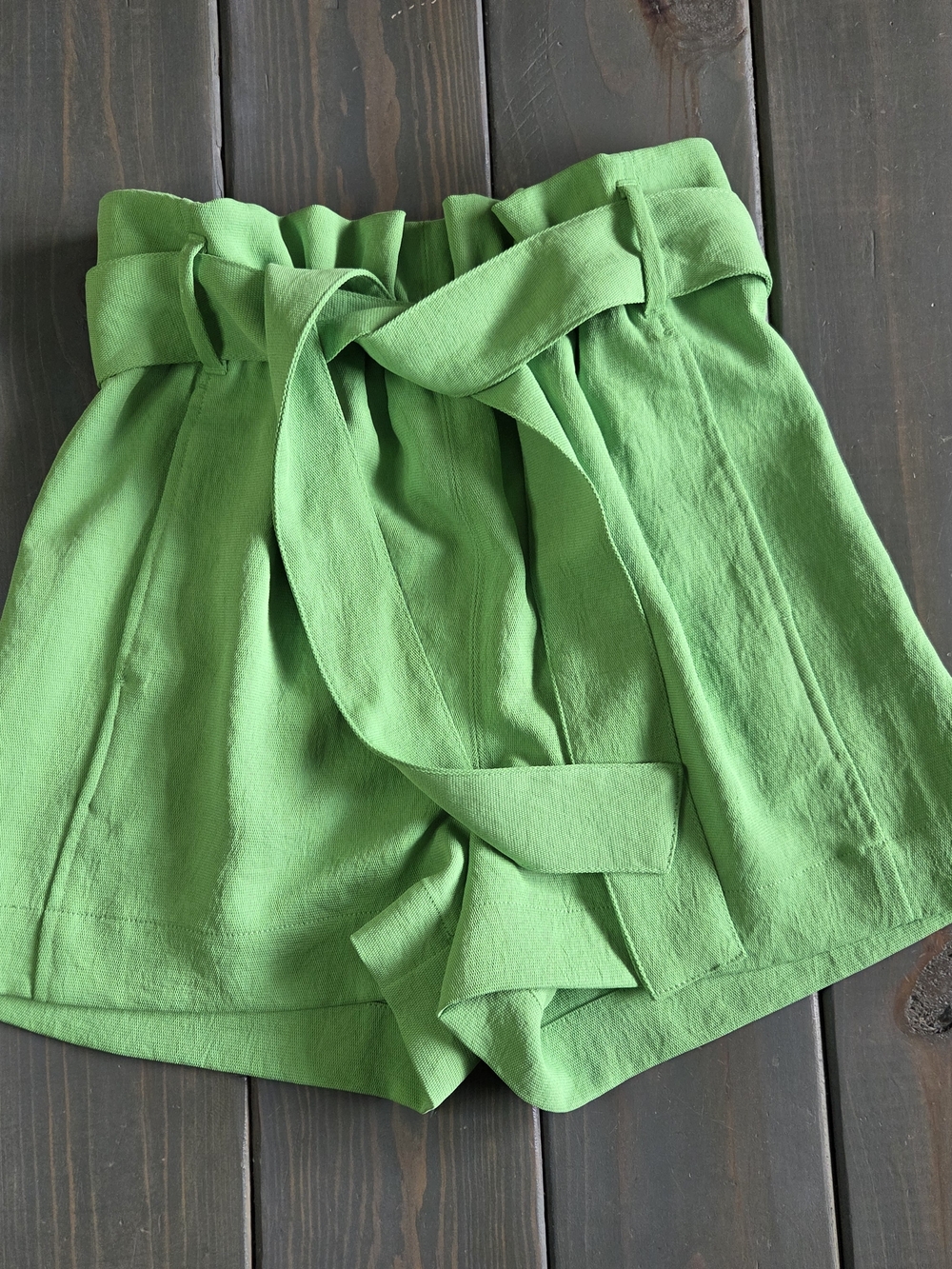Wilfred Aritzia Green Paperbag Waist Tie Shorts Size 0 High Rise